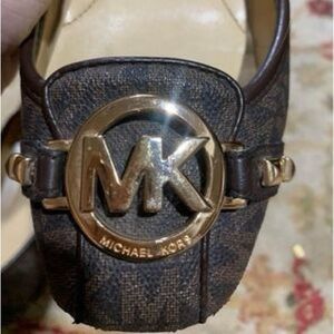 Michael Kors brown and gold flats